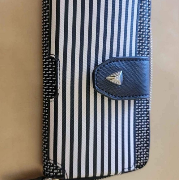 Stella & Dot - Picture 1 of 3